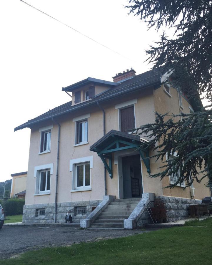 Refuges Sous Les Toits Bed & Breakfast Bourg-Saint-Maurice Bagian luar foto