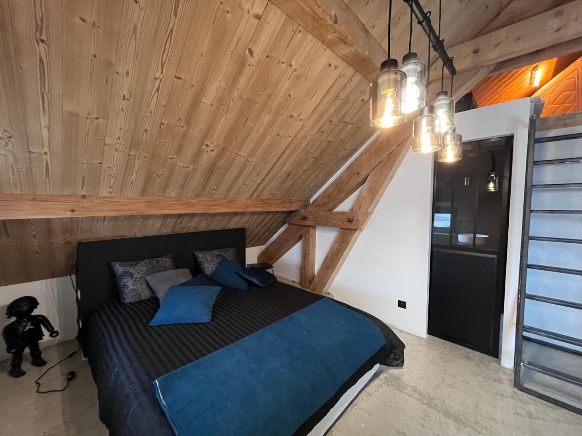 Refuges Sous Les Toits Bed & Breakfast Bourg-Saint-Maurice Bagian luar foto