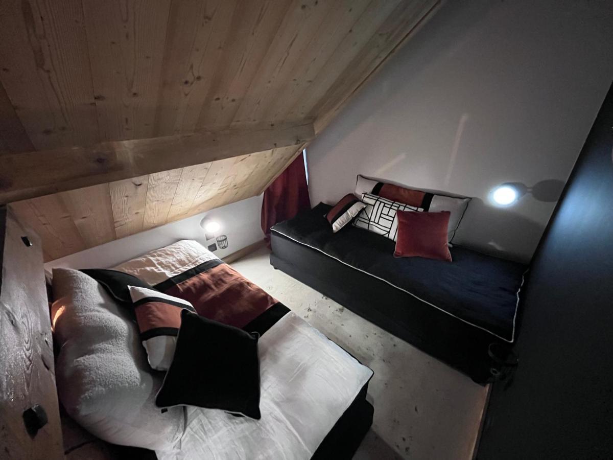 Refuges Sous Les Toits Bed & Breakfast Bourg-Saint-Maurice Bagian luar foto